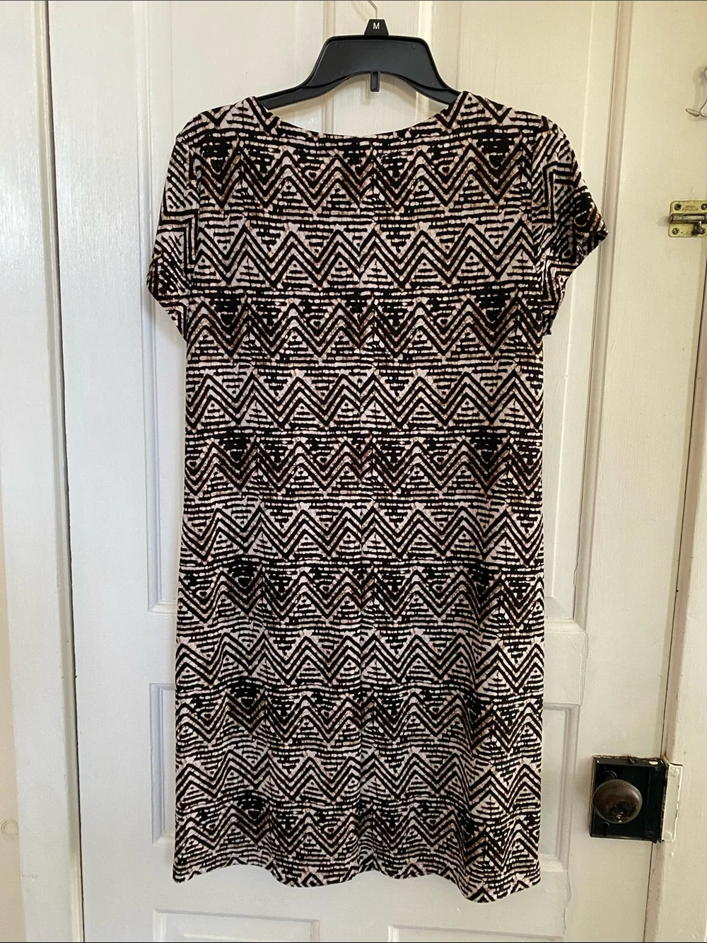 Nine West Black Brown and Cream Colored Zig Zag T-Shirt Style Dress Size Medium